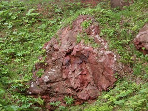 赤根沢赤岩